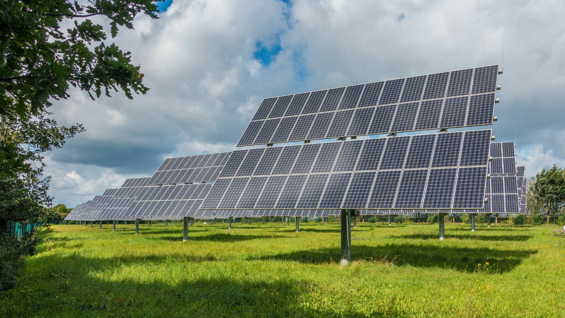 Solar Panels Powered By Lithium Batteries