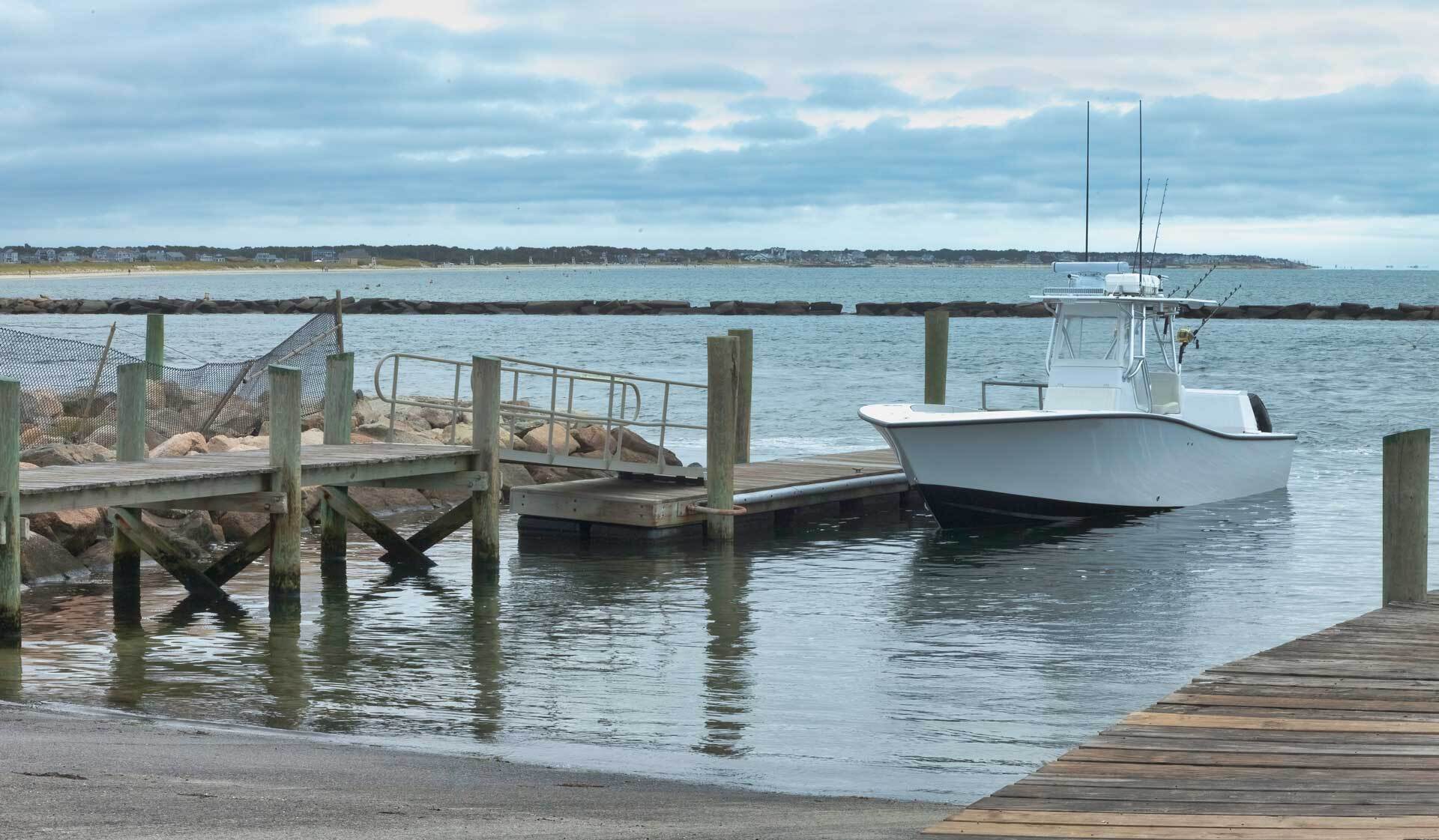 Center Console Boat Docking