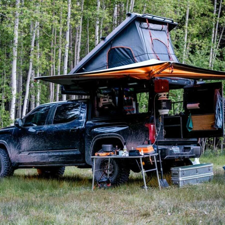 https://ceb8596f236225acd007-8e95328c173a04ed694af83ee4e24c15.ssl.cf5.rackcdn.com/images/hero/_zPattern/overland-vehicle-batteries.jpg